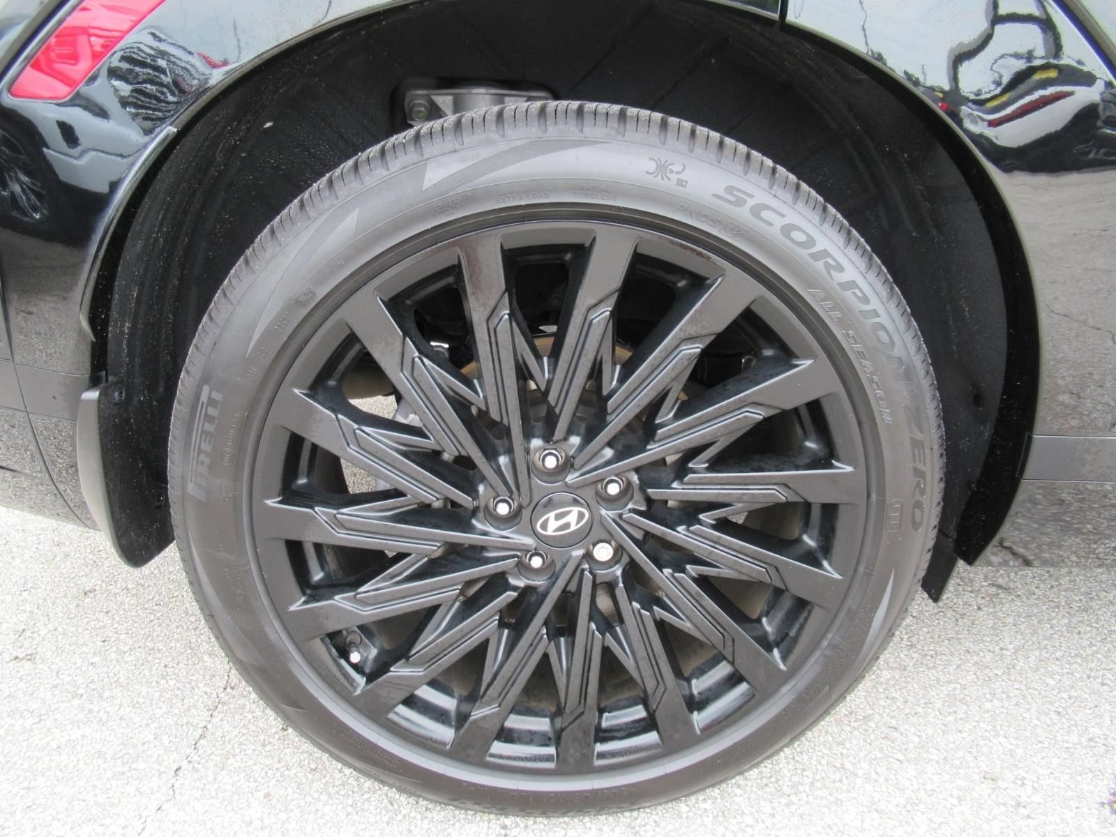 Used 2024 Hyundai Santa Fe Calligraphy FWD image 8