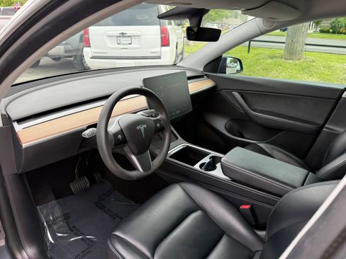 Used 2021 Tesla Model Y Long Range AWD/4WD image 13