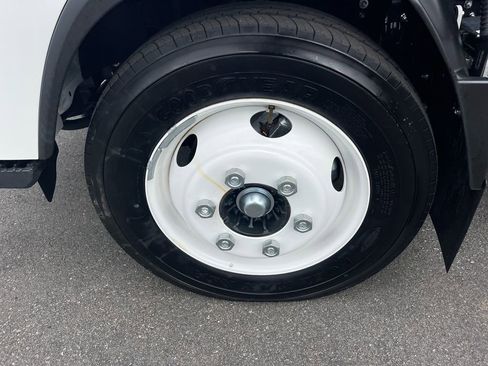 Used 2024 Chevrolet Low Cab Forward image 31