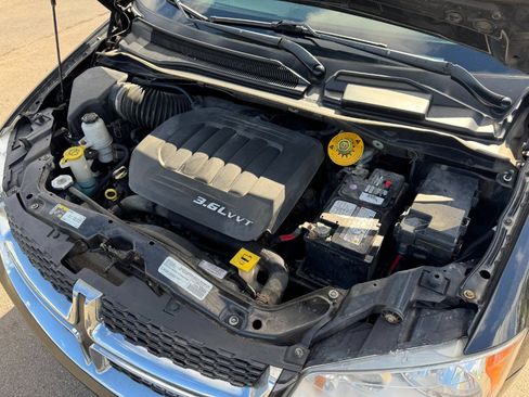 Used 2016 Dodge Grand Caravan SXT w/ Quick Order Package 29G SXT FWD image 23