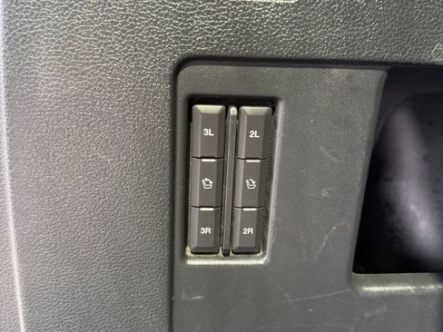Used 2020 Ford Expedition XLT w/ Equipment Group 202A AWD/4WD image 32