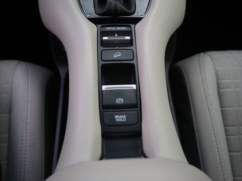 Used 2025 Honda HR-V LX image 21