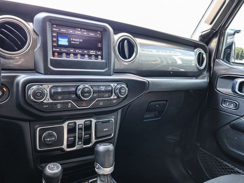 Used 2021 Jeep Wrangler Unlimited Sahara image 37