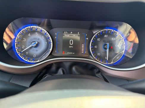 Used 2023 Chrysler Voyager LX FWD image 13