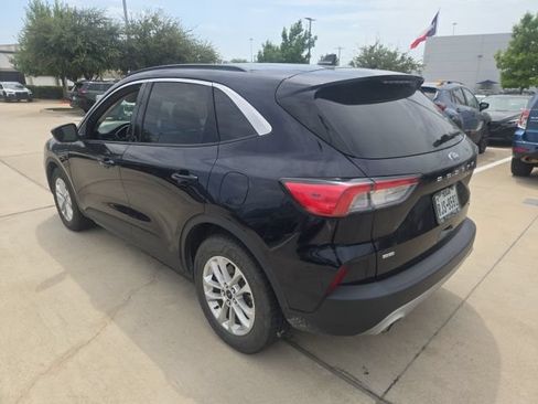 Used 2021 Ford Escape SE w/ Convenience Package FWD image 4