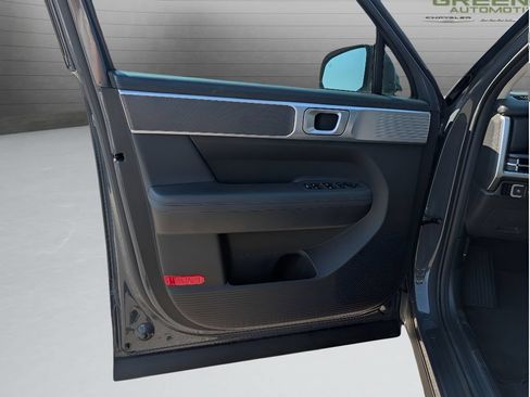 Used 2025 Hyundai Santa Fe SEL FWD image 14