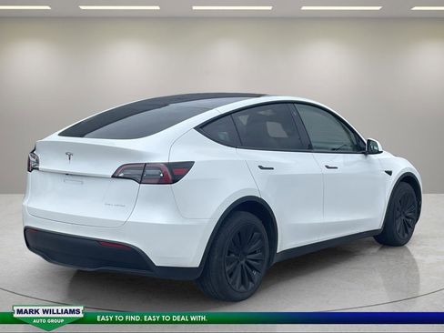 Used 2023 Tesla Model Y Long Range AWD/4WD image 3