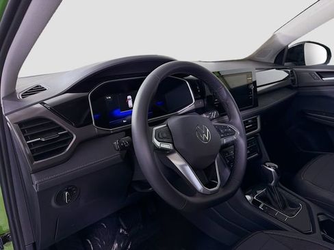New 2026 Volkswagen Taos SE FWD image 9