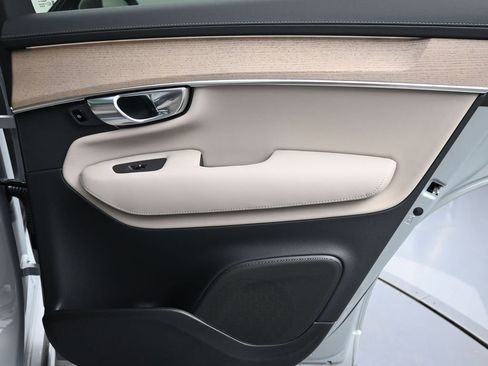 New 2026 Volvo XC90 B5 Core AWD/4WD image 16