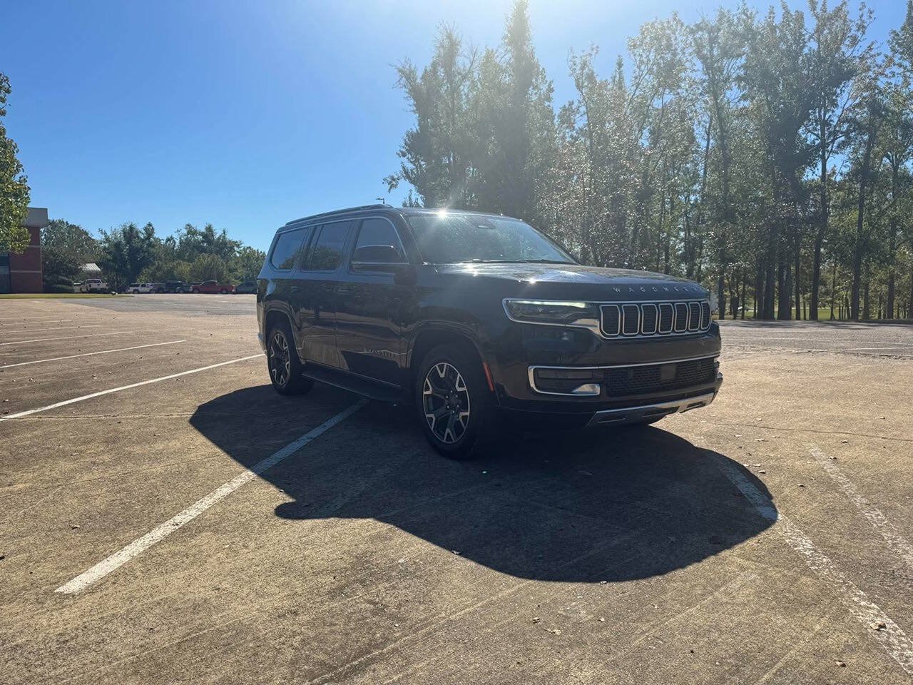 Used 2024 Jeep Wagoneer Series III AWD/4WD image 2