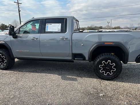 Used 2024 GMC Sierra 2500 AT4X image 8