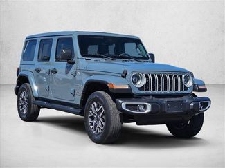 Used 2024 Jeep Wrangler Unlimited Sahara w/ Technology Group AWD/4WD video 3