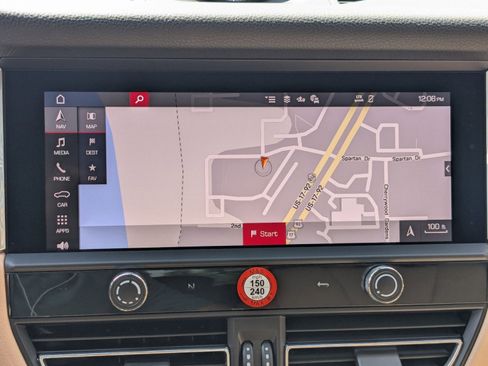 New 2026 Porsche Macan image 18