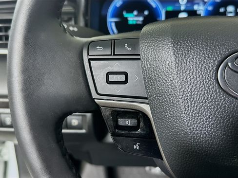 Used 2025 Toyota Camry XSE FWD image 16