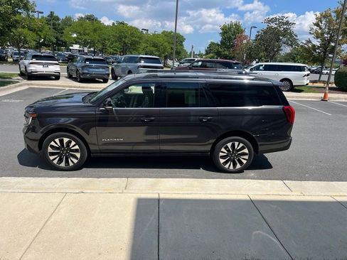 Used 2025 Ford Expedition Max Platinum w/ Driver's Package AWD/4WD image 6