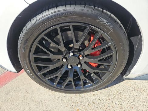 Used 2017 Ford Mustang GT Premium image 14