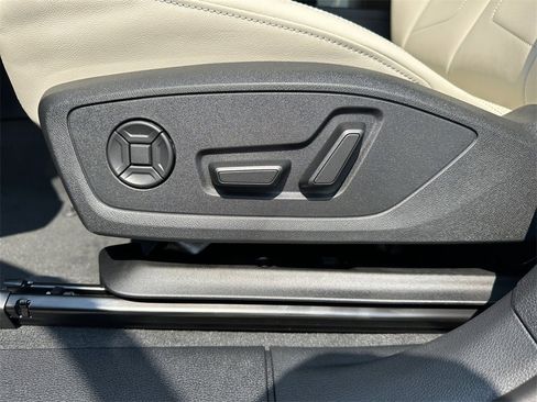 New 2025 Audi Q3 2.0T Premium image 27