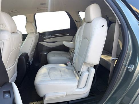 Used 2023 Buick Enclave Essence image 13