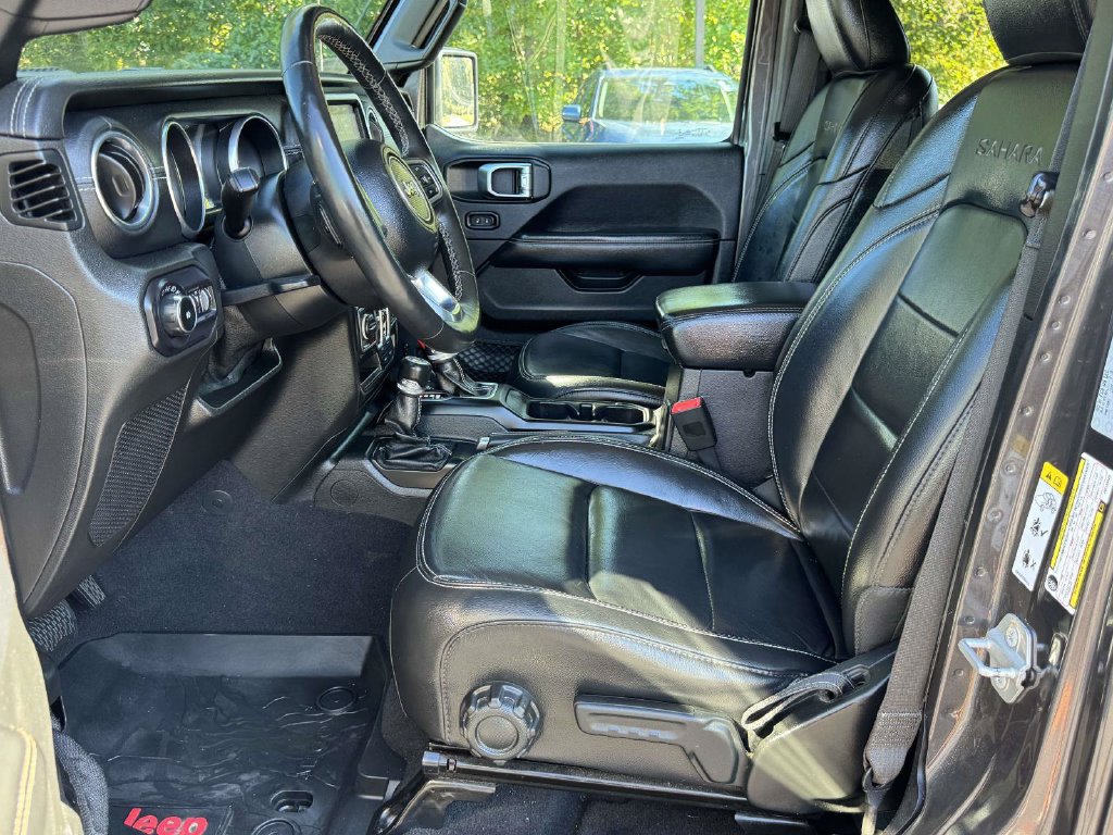 Used 2018 Jeep Wrangler Unlimited Sahara AWD/4WD image 21