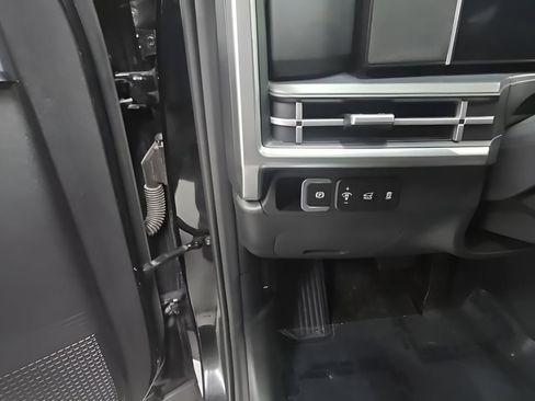 Used 2025 Hyundai Santa Fe SEL AWD/4WD image 11