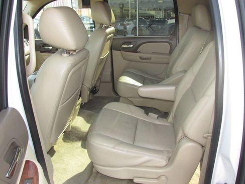 Used 2012 Chevrolet Suburban LTZ AWD/4WD image 10