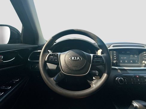 Used 2019 Kia Sorento FWD image 12
