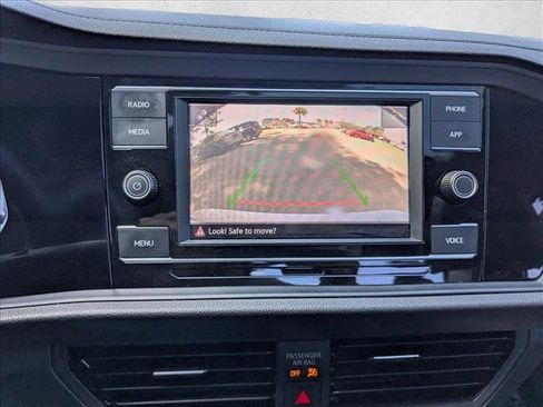 Used 2023 Volkswagen Jetta SE image 19