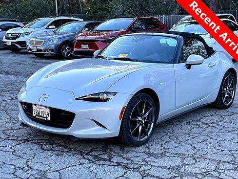 Used 2016 MAZDA MX-5 Miata Grand Touring image 2