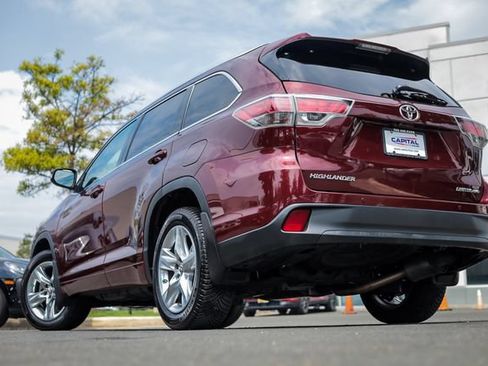 Used 2015 Toyota Highlander Limited Platinum AWD/4WD image 2