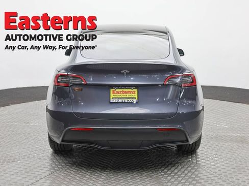 Used 2022 Tesla Model Y Long Range AWD/4WD image 6