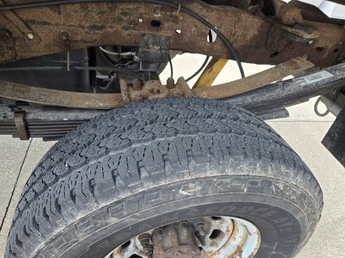 Used 2004 Ford F350 XL image 12