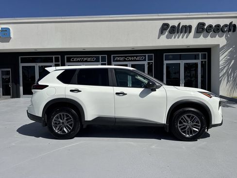Used 2024 Nissan Rogue S AWD/4WD image 23