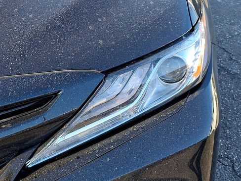 Used 2020 Toyota Camry XSE image 10