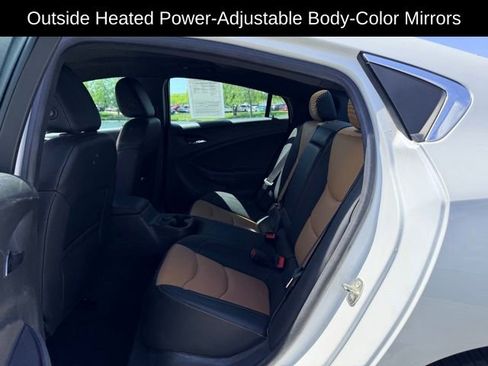 Used 2017 Chevrolet Volt Premier w/ Driver Confidence Package FWD image 9