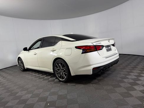 Used 2023 Nissan Altima 2.0 SR FWD image 10