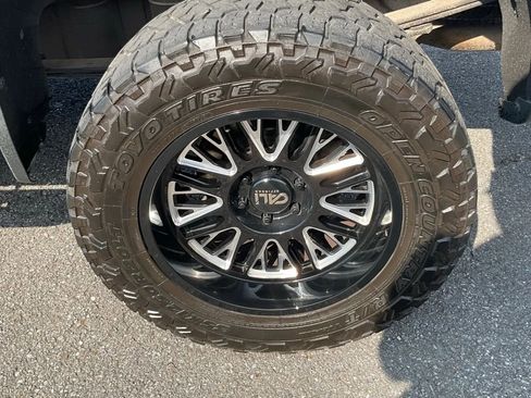 Used 2021 Chevrolet Silverado 1500 LT Trail Boss w/ Convenience Package II image 12