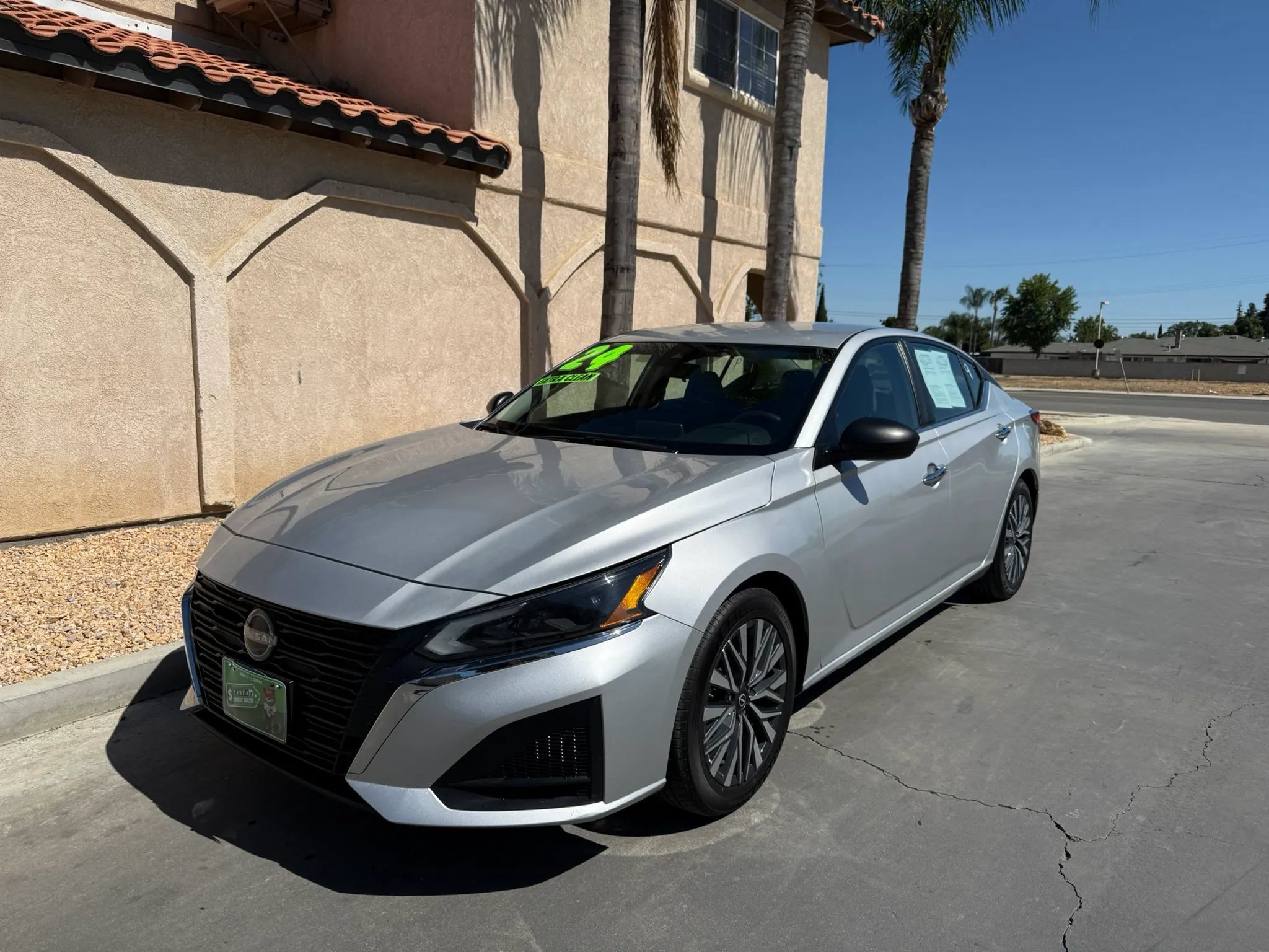 Used 2024 Nissan Altima 2.5 SV FWD image 1