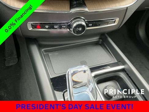 New 2026 Volvo XC60 B5 Plus w/ Protection Package Premier image 21