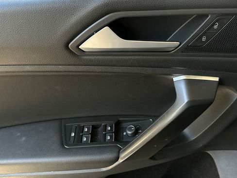 Used 2021 Volkswagen Tiguan SE w/ Panoramic Sunroof Package AWD/4WD image 15