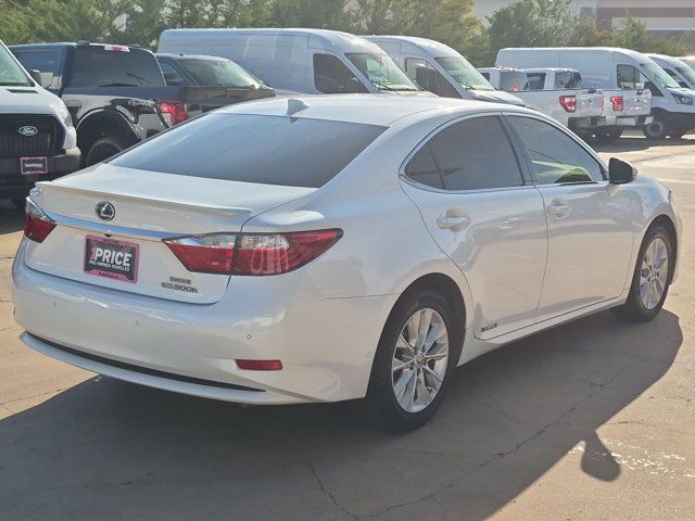 Used 2015 Lexus ES 300h w/ Navigation System Package FWD image 5