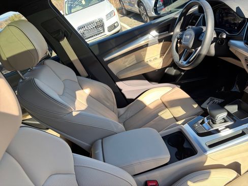 Used 2025 Audi Q5 Prestige w/ Prestige Package image 32