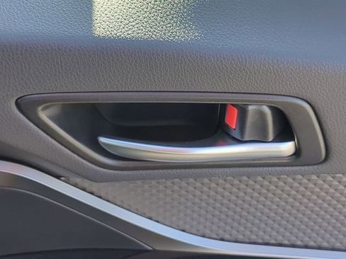 Used 2021 Toyota C-HR XLE image 41