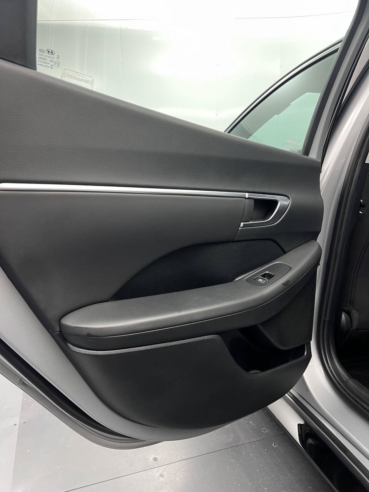 Used 2023 Hyundai Sonata SEL w/ Winter Weather Package FWD image 18