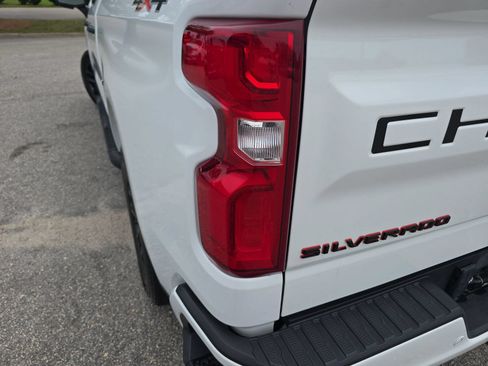 Used 2024 Chevrolet Silverado 1500 RST w/ Redline Edition AWD/4WD image 34