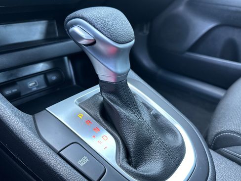 Used 2024 Kia Forte LXS image 21