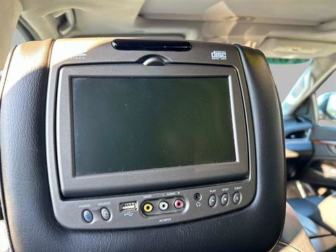 Used 2017 Cadillac Escalade ESV Luxury image 11