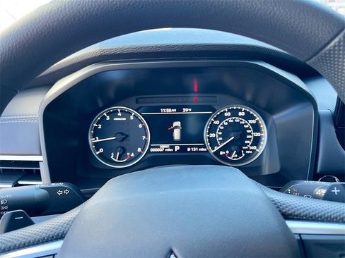 New 2026 Mitsubishi Outlander ES image 12