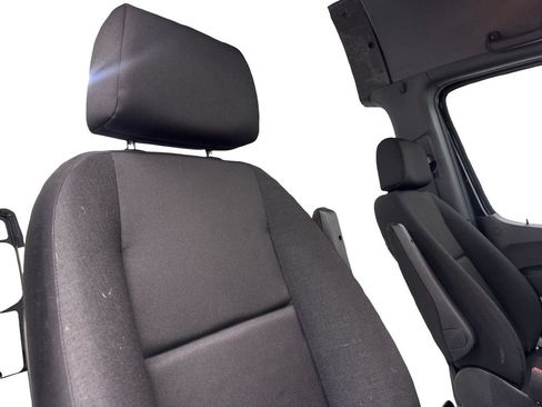 Used 2024 Mercedes-Benz Sprinter 2500 image 37