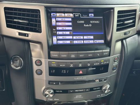 Used 2015 Lexus LX 570 4WD w/ Luxury Package image 10