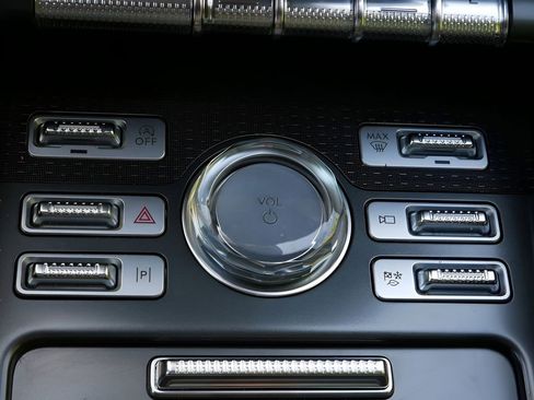 Used 2025 Lincoln Nautilus Reserve AWD/4WD image 24